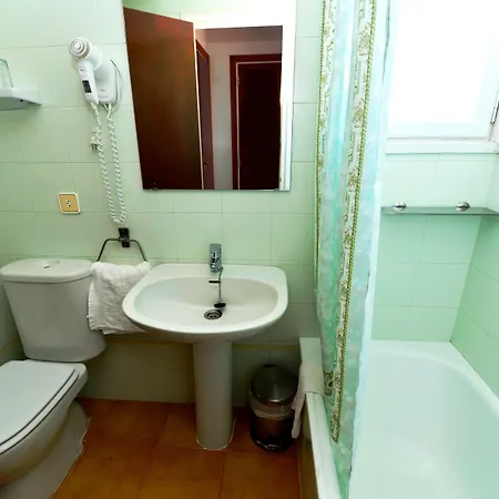 Pensión Magnolia 2*