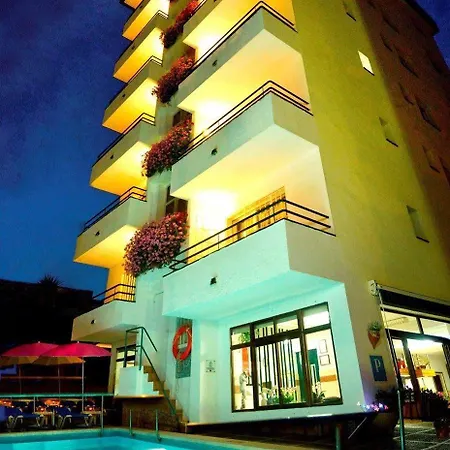 Magnolia Casa de hóspedes Lloret de Mar