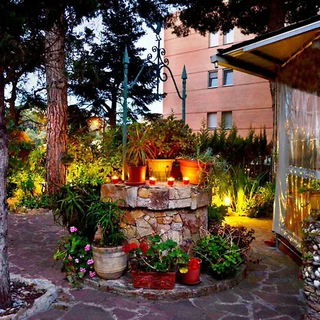 Magnolia Guest house 2*