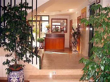 Pensión Magnolia 2*